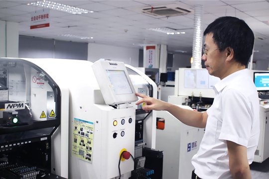 宝安日报报道：金年会公司顾伟 三十载初心不改 深耕LED显示屏研发