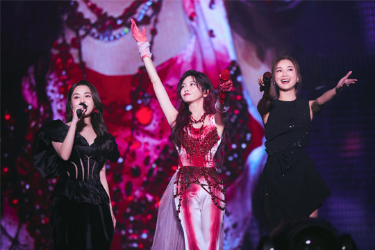 拾光启航！金年会LED屏助力于文文深圳演唱会打造极致光影盛宴！